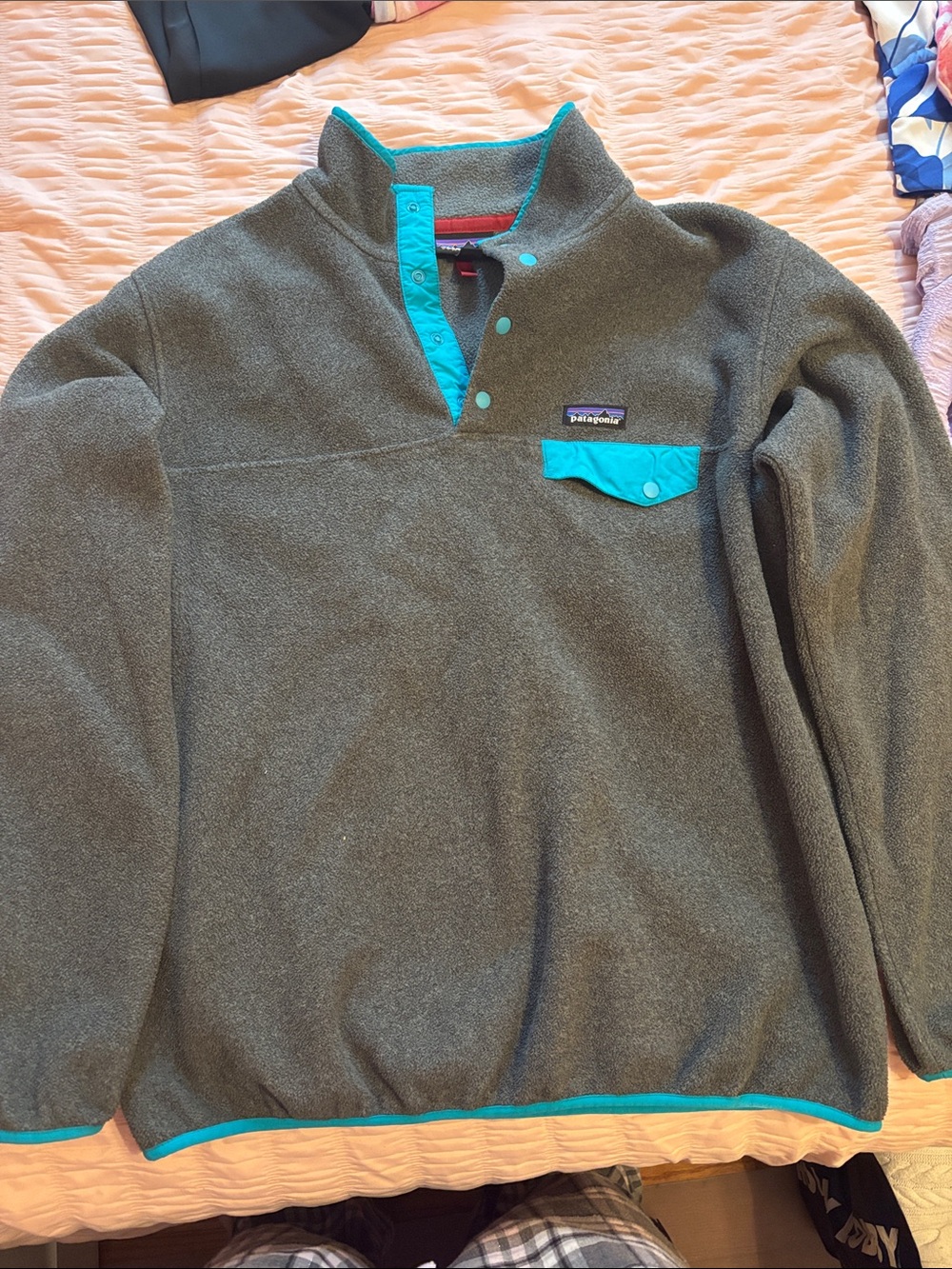 Patagonia Men’s Olive Fleece Zip-Up with Teal Trim